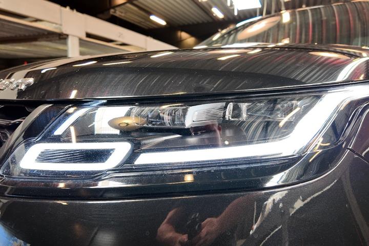 Sort Land Rover Range Rover Velar fra 2020