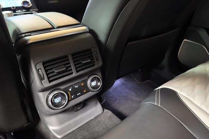 Sort Land Rover Range Rover Velar fra 2020