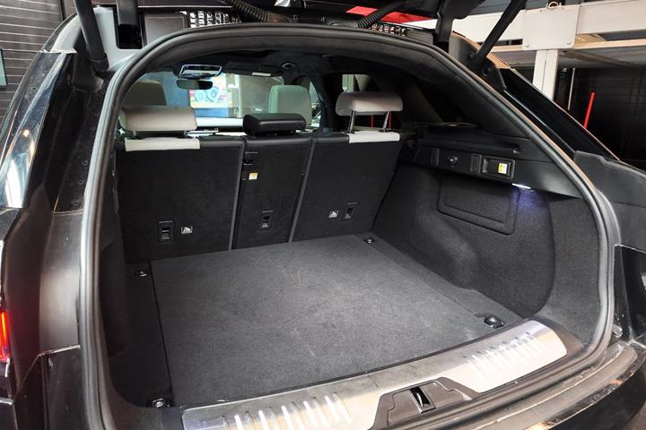Sort Land Rover Range Rover Velar fra 2020