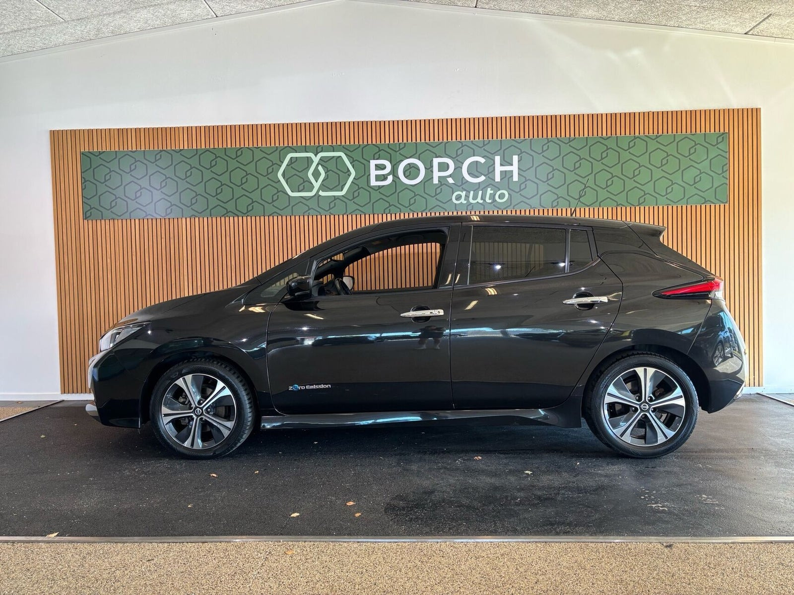 Sort Nissan Leaf fra 2018