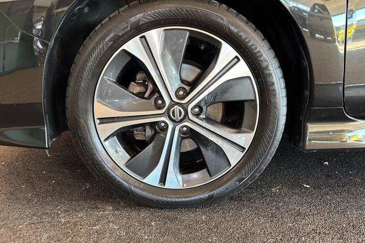 Sort Nissan Leaf fra 2018
