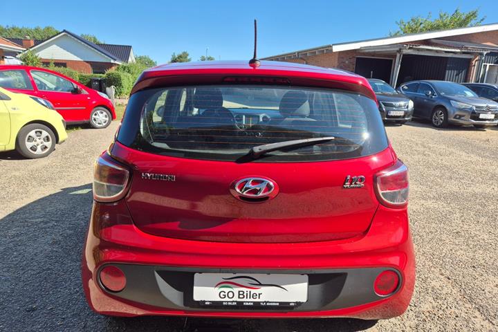 Grøn Hyundai i10 fra 2019