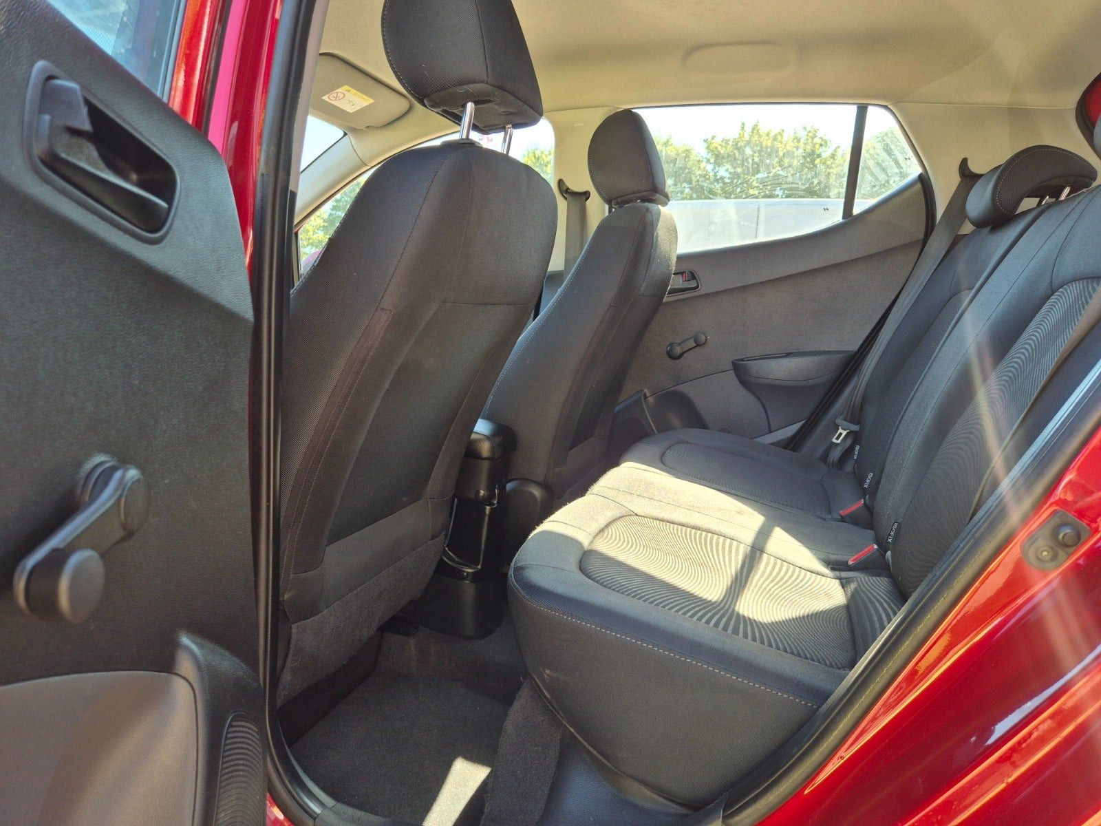 Grøn Hyundai i10 fra 2019