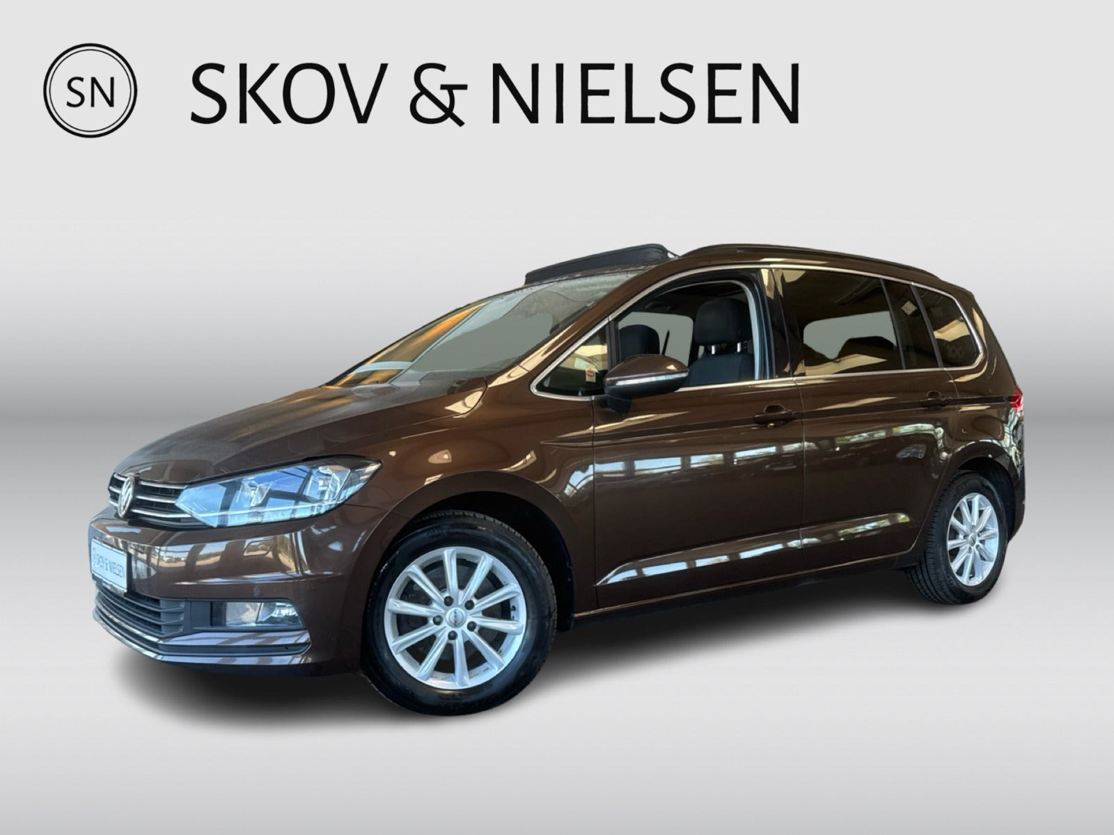 Brun VW Touran fra 2017