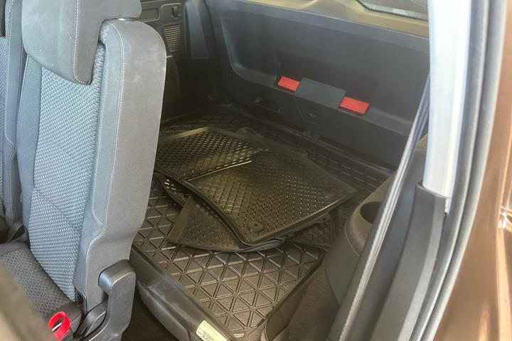Brun VW Touran fra 2017