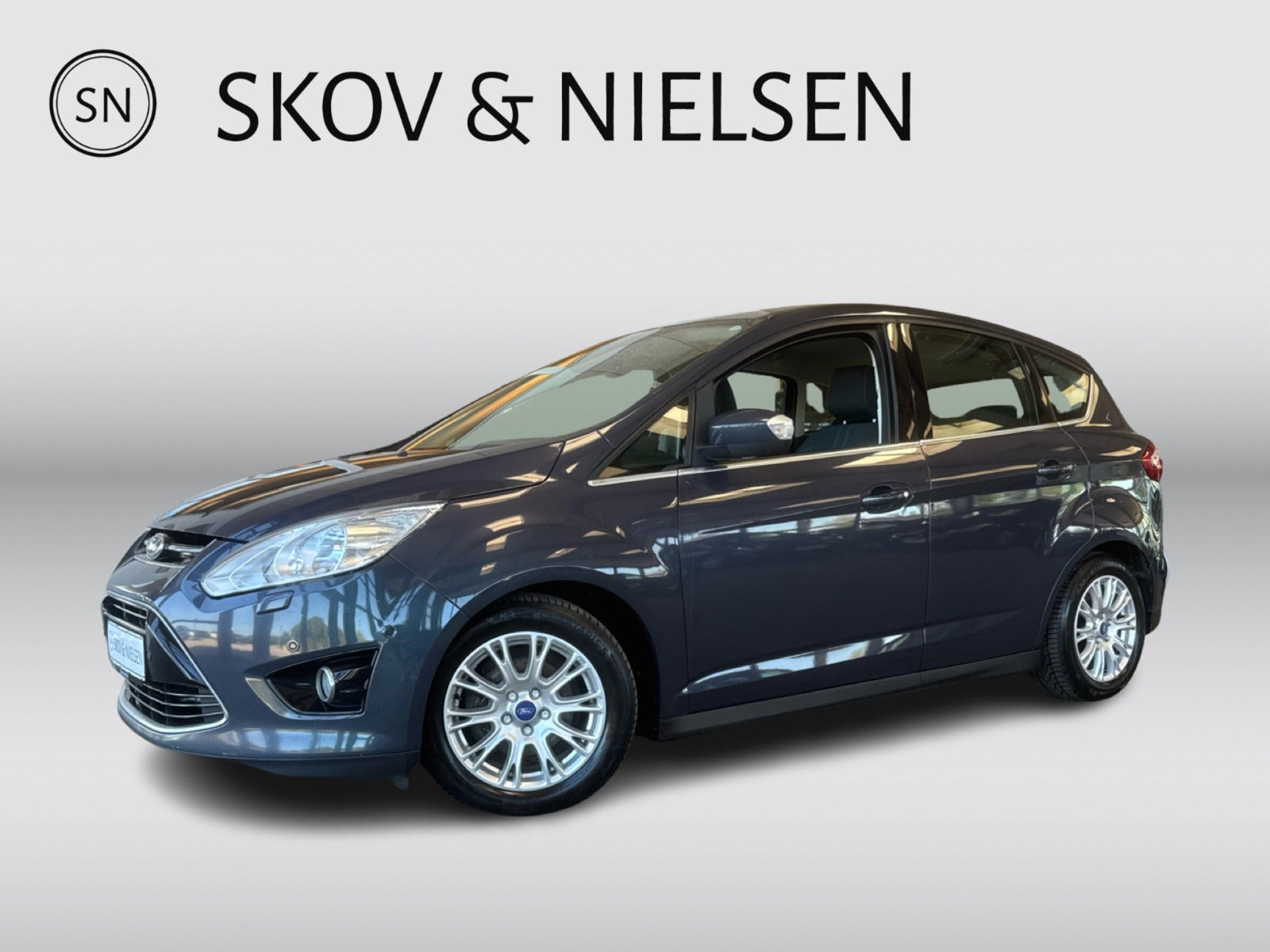 Grå Ford C-MAX fra 2014