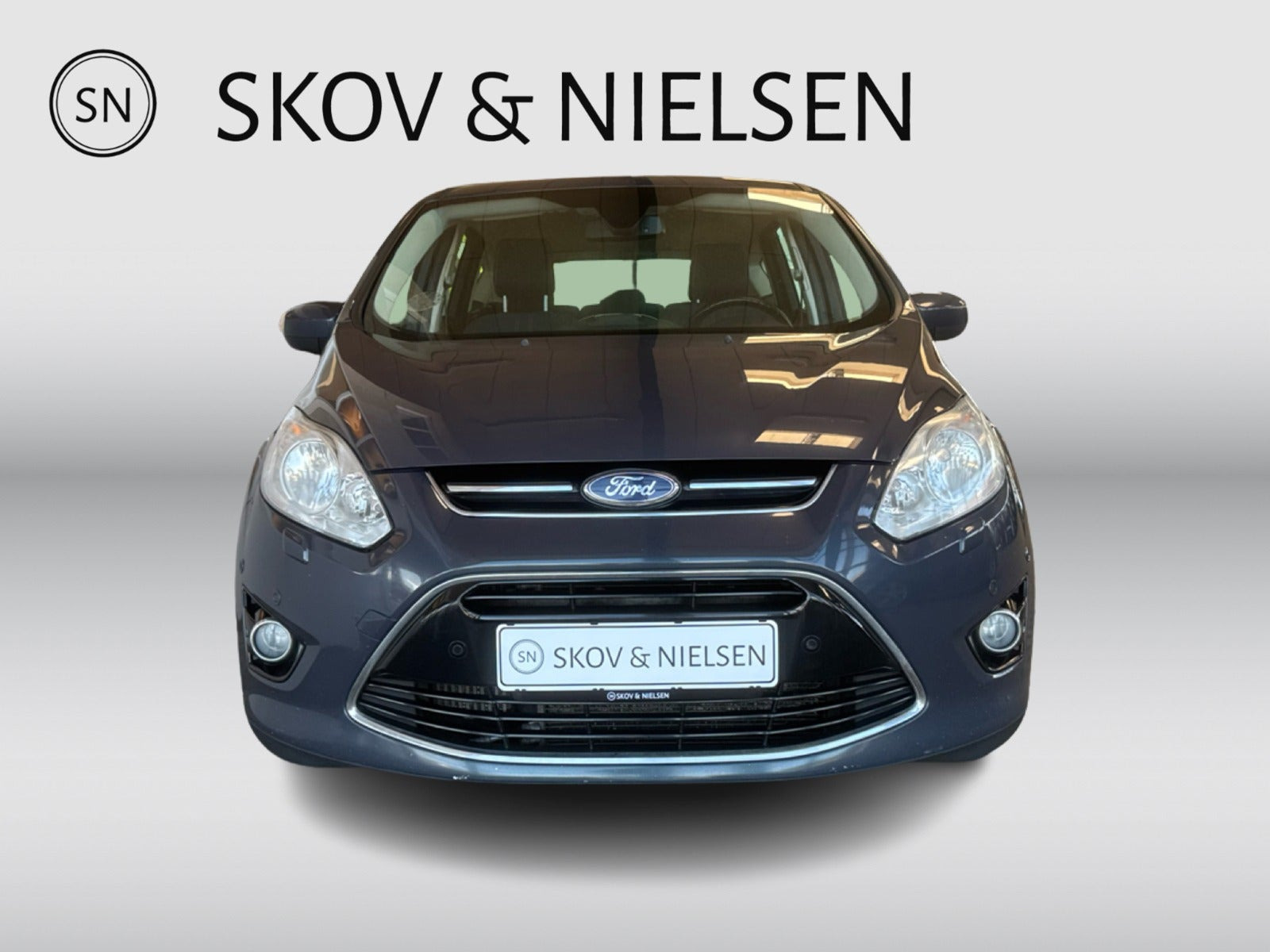 Grå Ford C-MAX fra 2014
