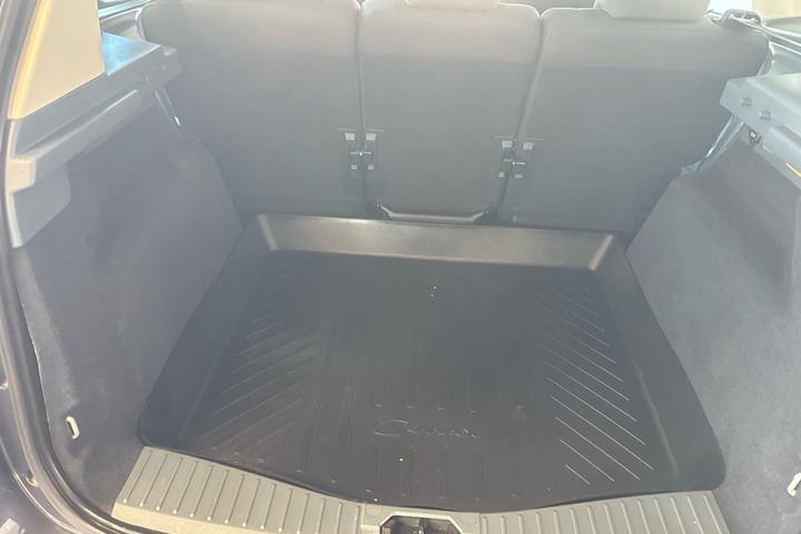 Grå Ford C-MAX fra 2014