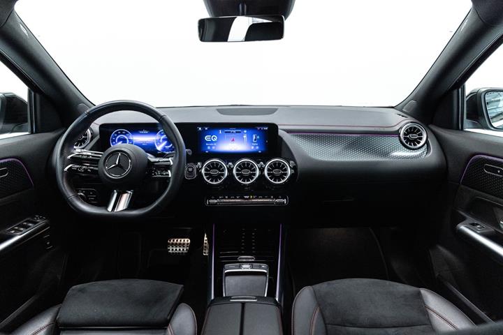 Sort Mercedes EQA350 fra 2024