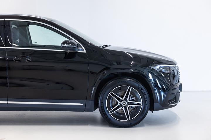 Sort Mercedes EQA350 fra 2024