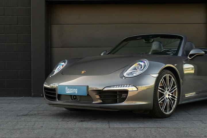 Grå Porsche 911 Carrera 4S fra 2015