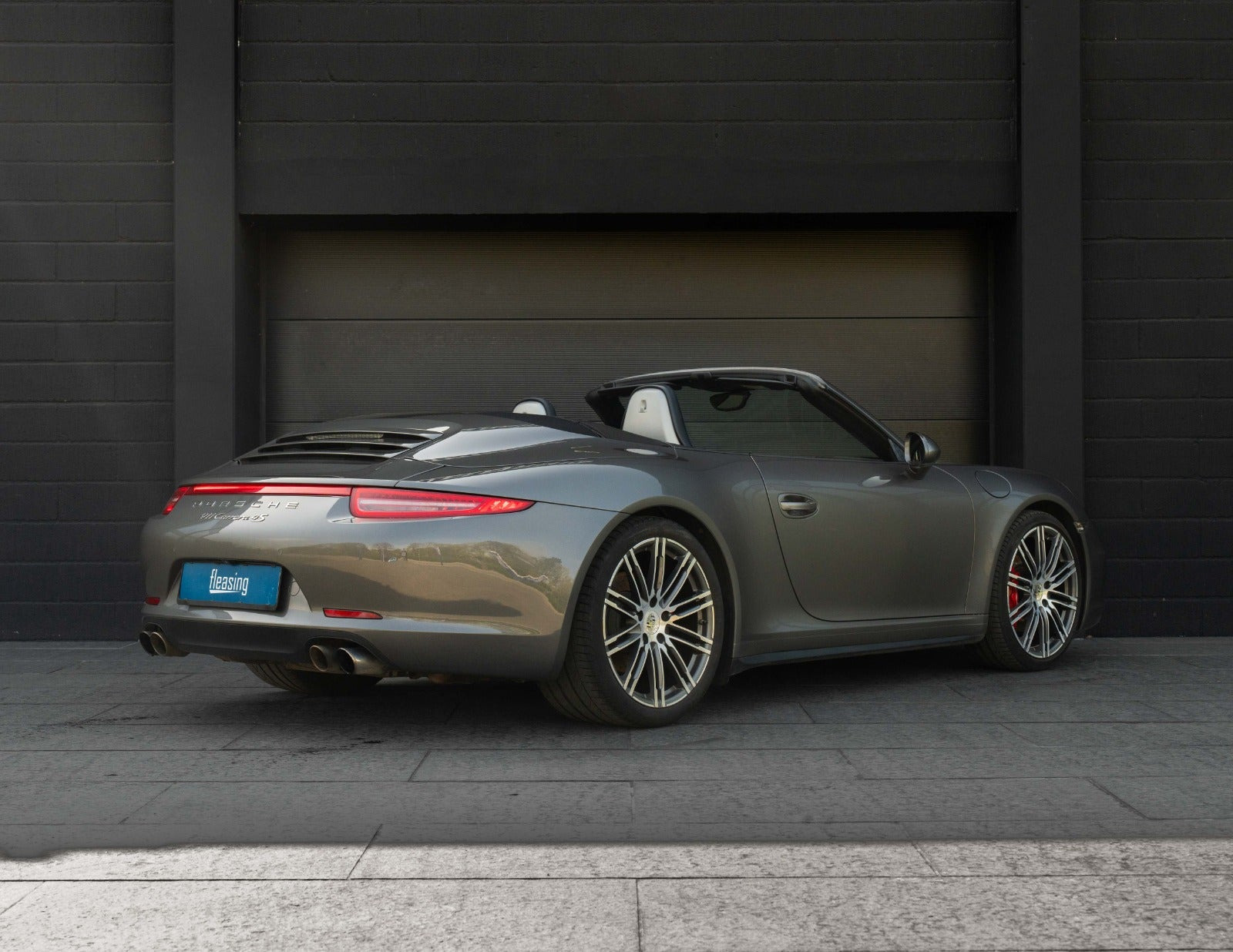 Grå Porsche 911 Carrera 4S fra 2015