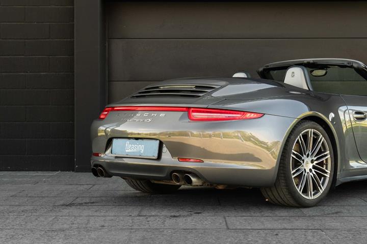 Grå Porsche 911 Carrera 4S fra 2015