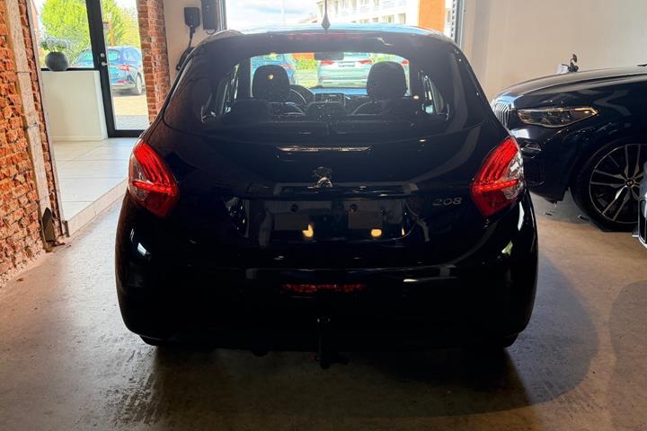 undefined Peugeot 208 fra 2012