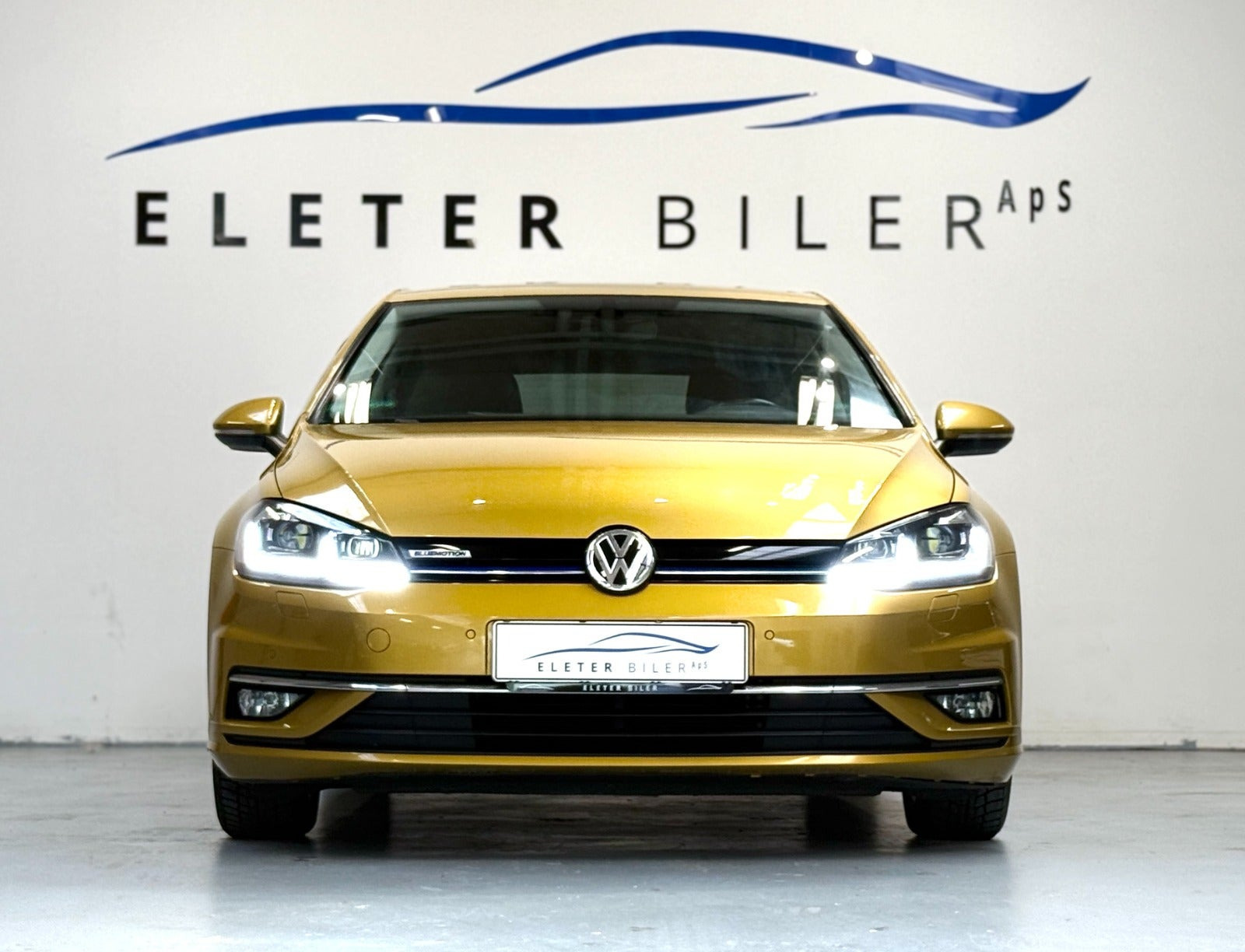 Gul VW Golf VII fra 2019