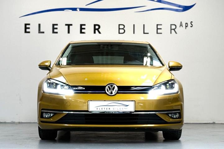 Gul VW Golf VII fra 2019