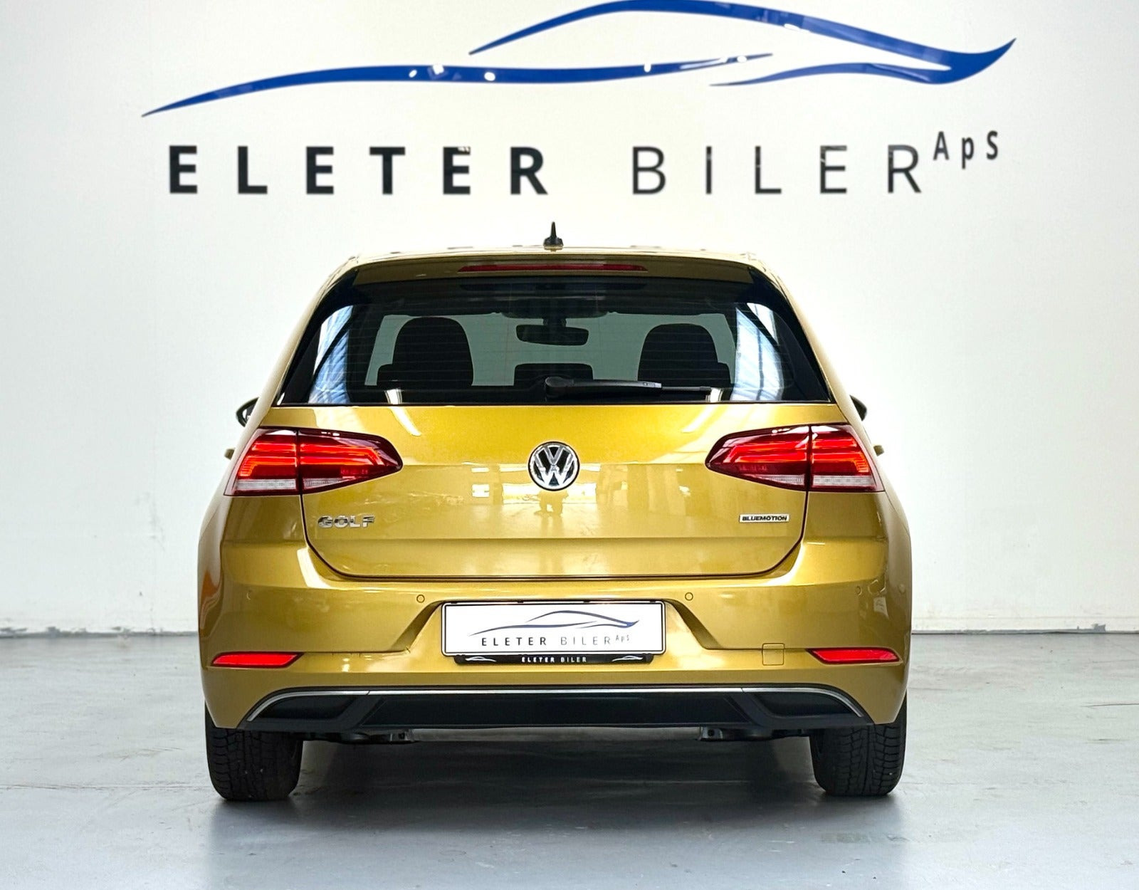 Gul VW Golf VII fra 2019