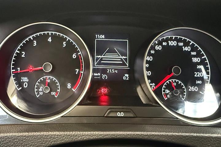 Gul VW Golf VII fra 2019