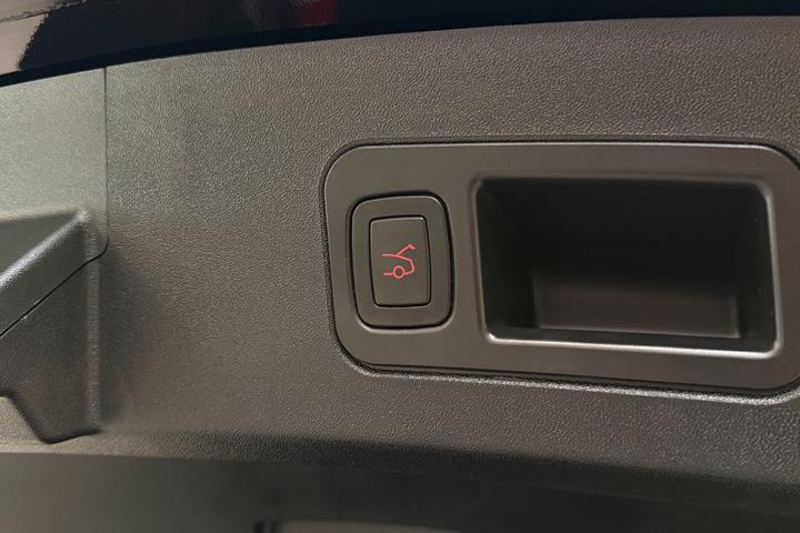 Sort Tesla Model S fra 2020