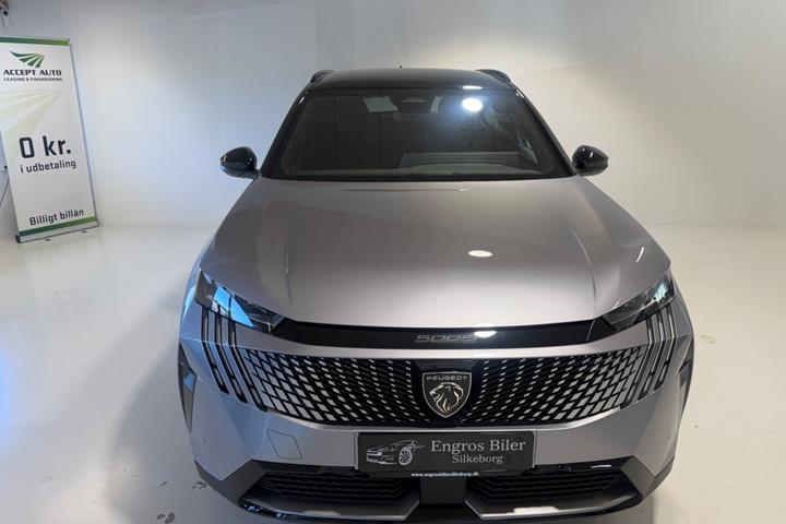 Grå Peugeot e-5008 fra 2025