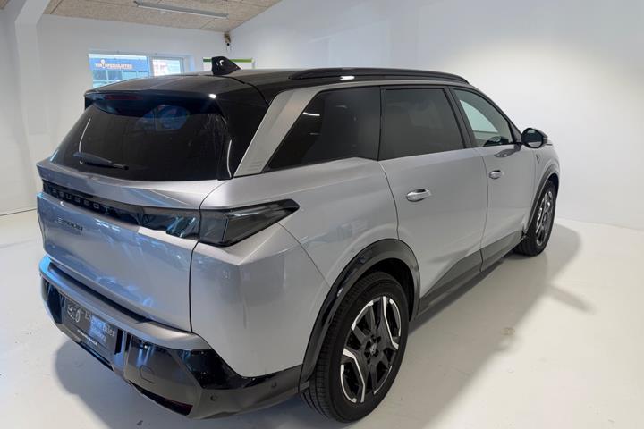 Grå Peugeot e-5008 fra 2025