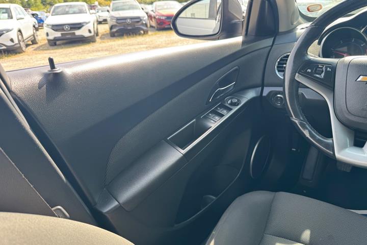 Grå Chevrolet Cruze fra 2014