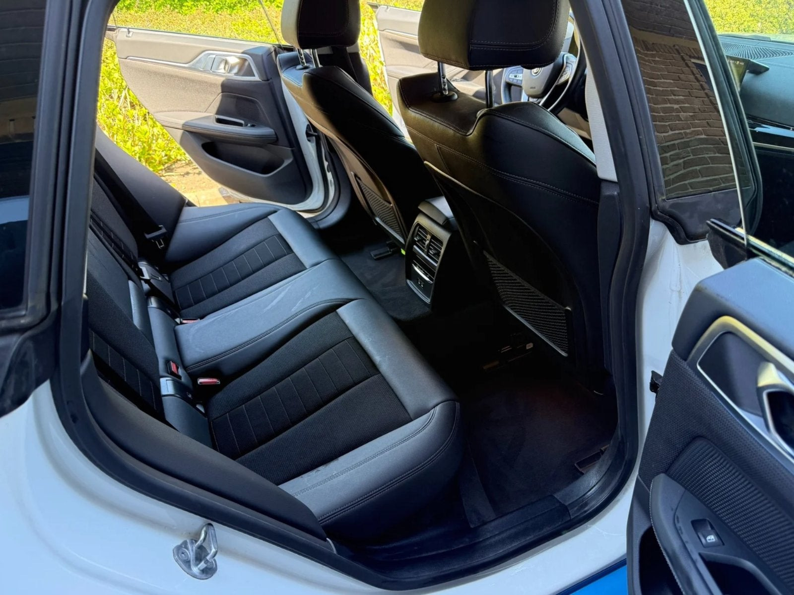 Hvid BMW i4 fra 2023
