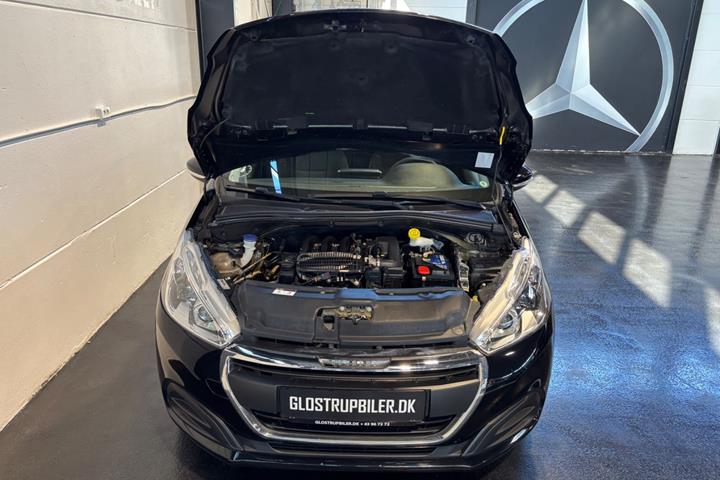 Sort Peugeot 208 fra 2017