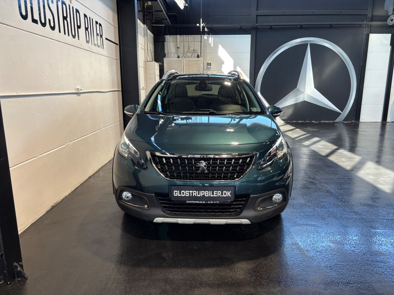 Grøn Peugeot 2008 fra 2019