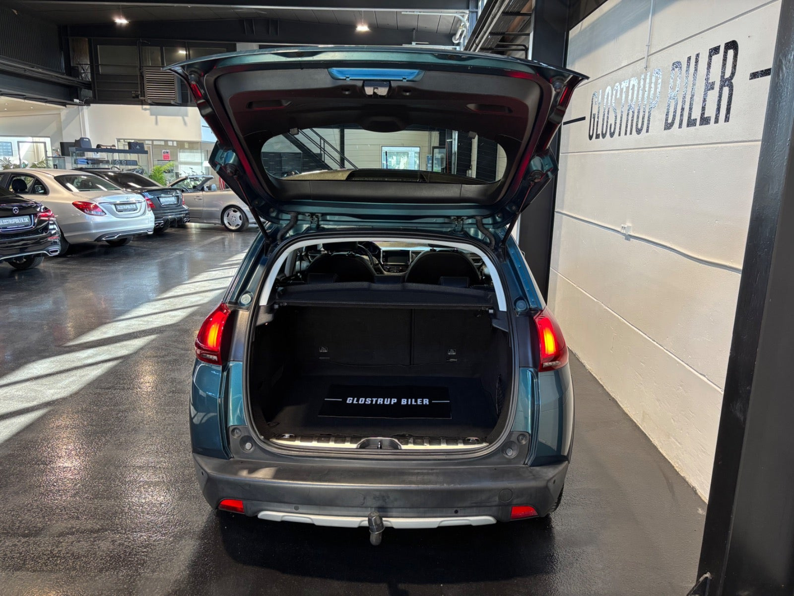 Grøn Peugeot 2008 fra 2019