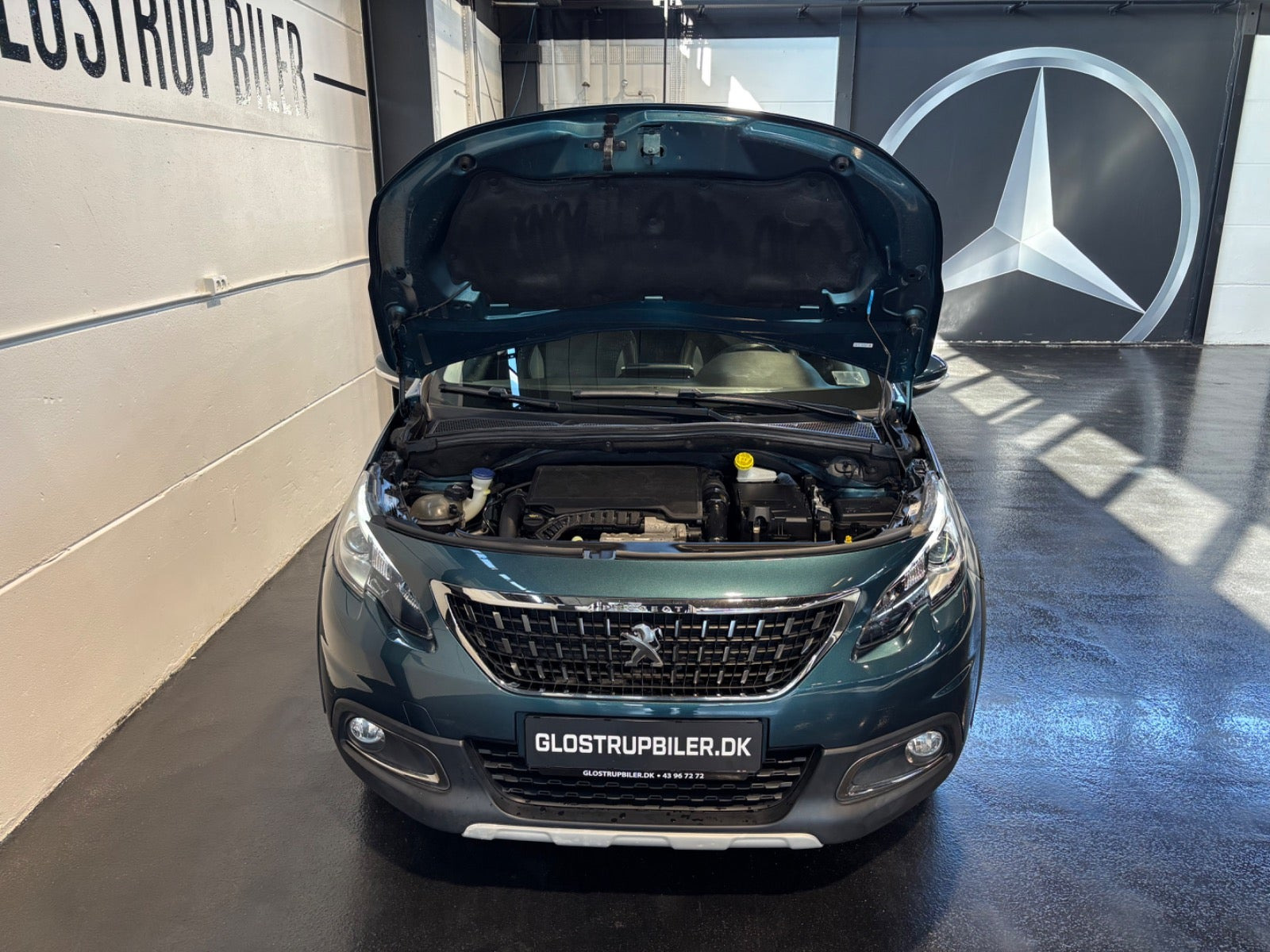 Grøn Peugeot 2008 fra 2019
