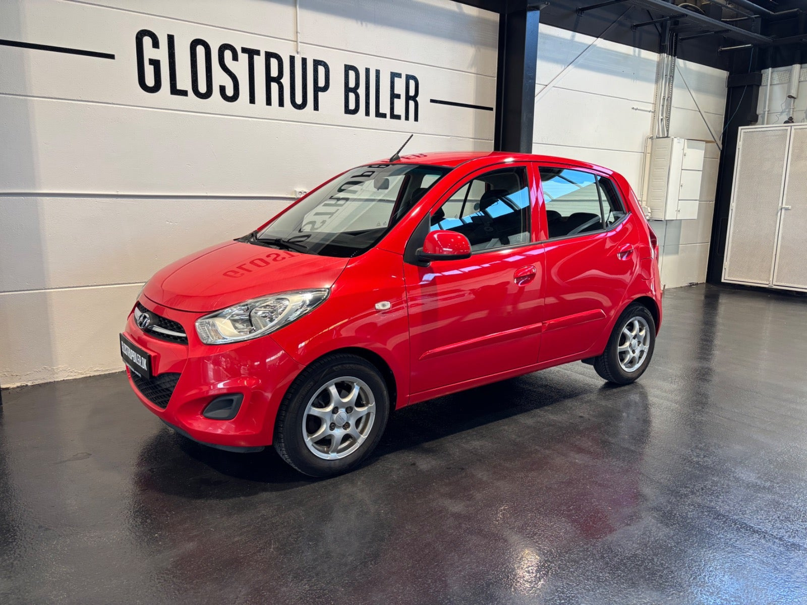 Rød Hyundai i10 fra 2011