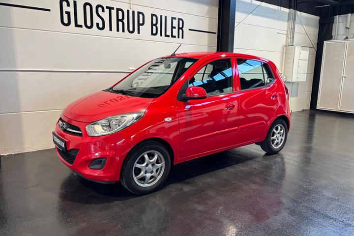 Rød Hyundai i10 fra 2011