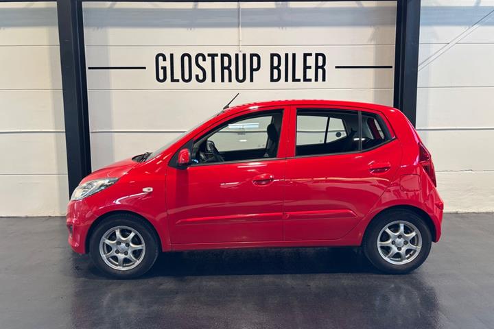 Rød Hyundai i10 fra 2011