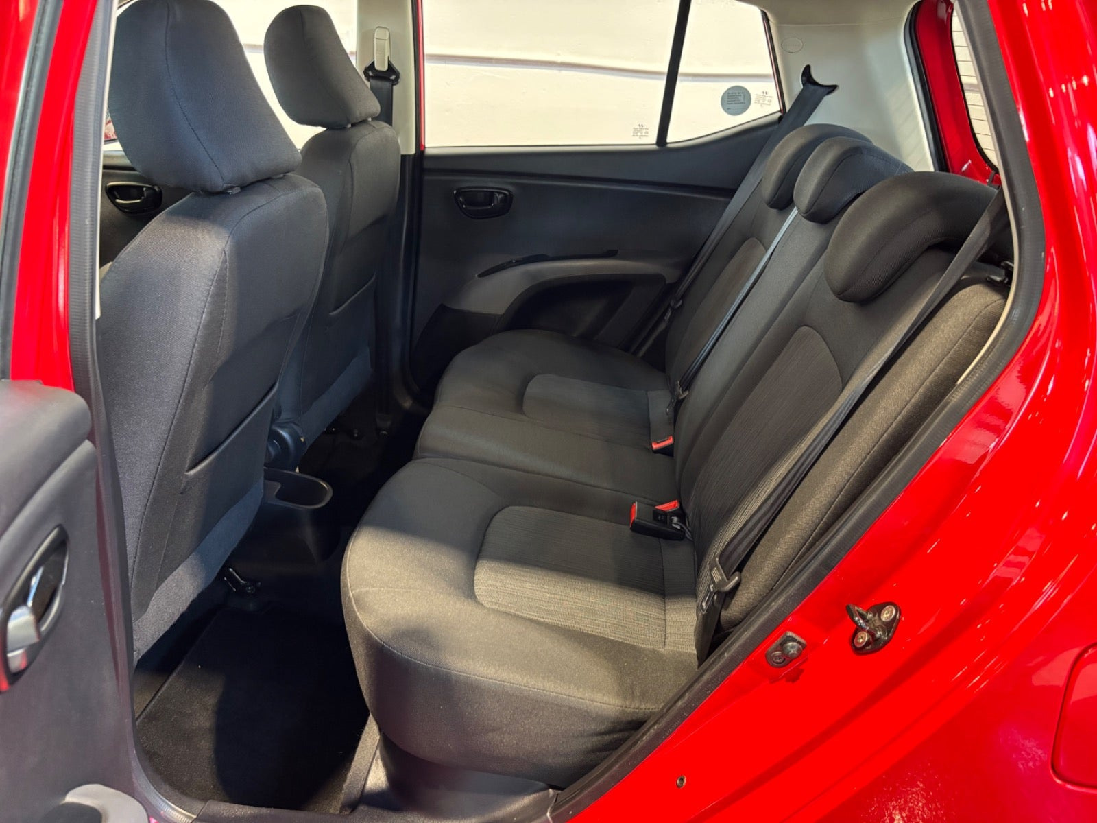 Rød Hyundai i10 fra 2011