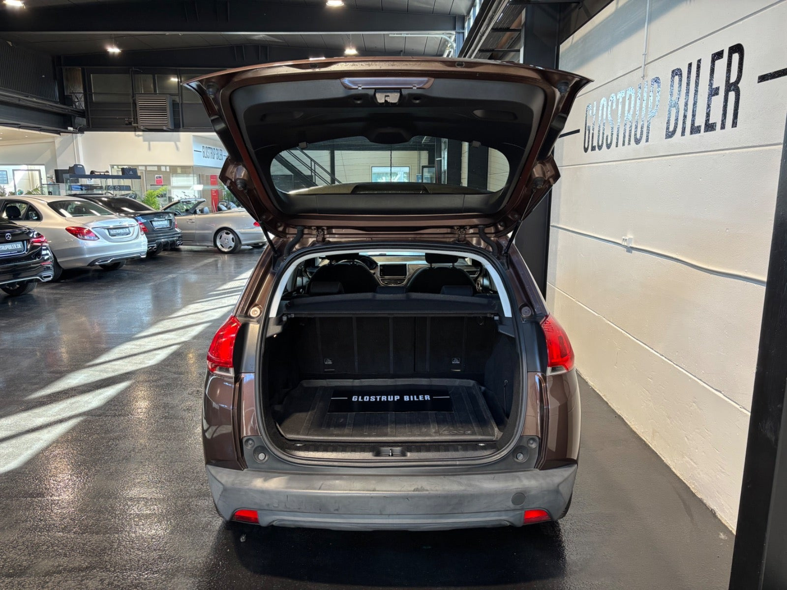 Brun Peugeot 2008 fra 2014