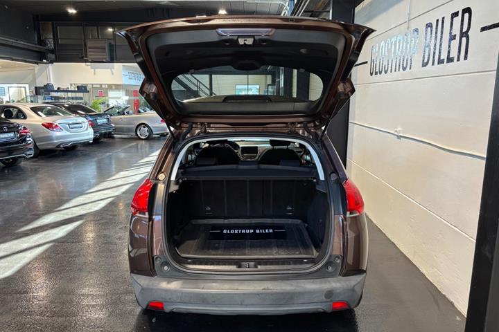 Brun Peugeot 2008 fra 2014