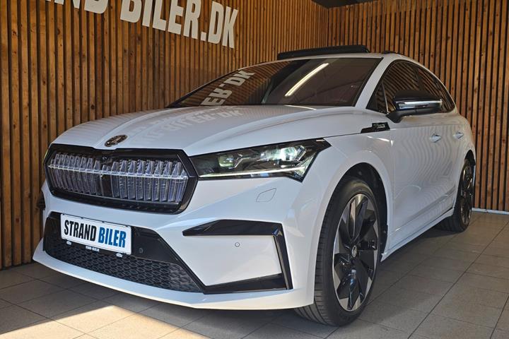 Hvid Skoda Enyaq fra 2023