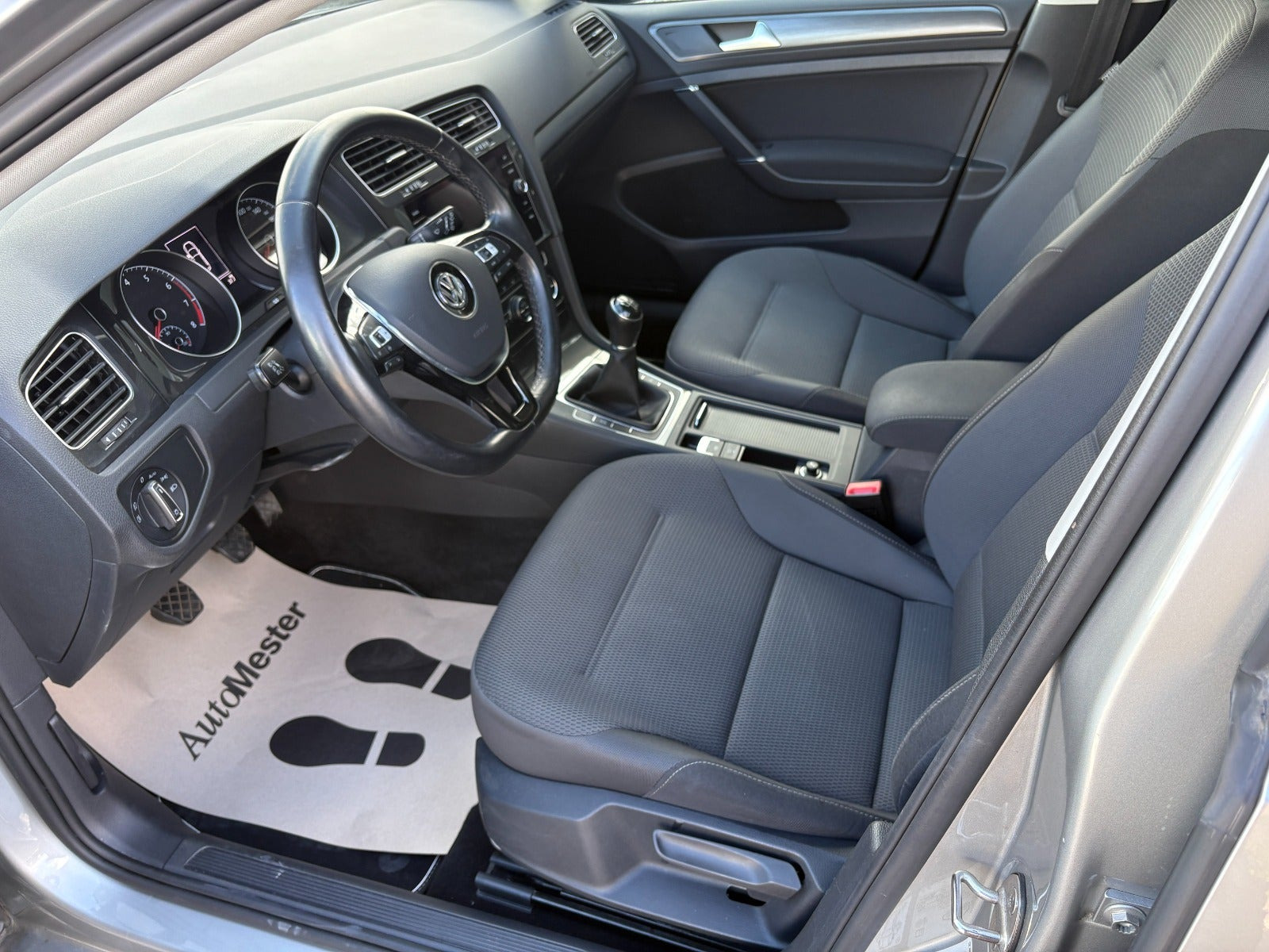 Sølv VW Golf VII fra 2019