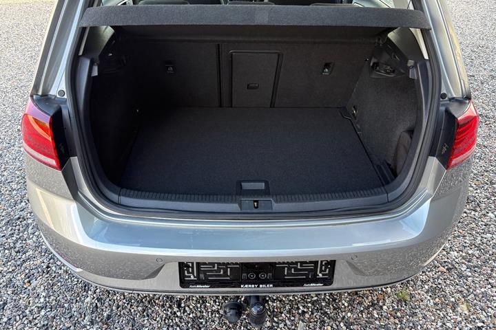 Sølv VW Golf VII fra 2019