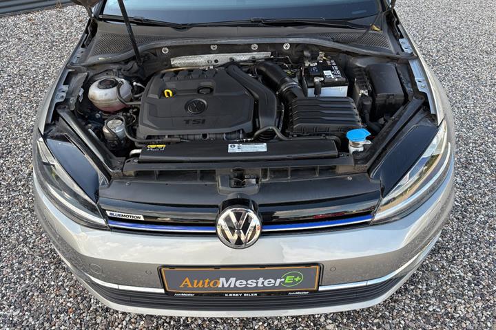 Sølv VW Golf VII fra 2019