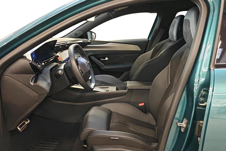 Blå Peugeot E-308 fra 2023