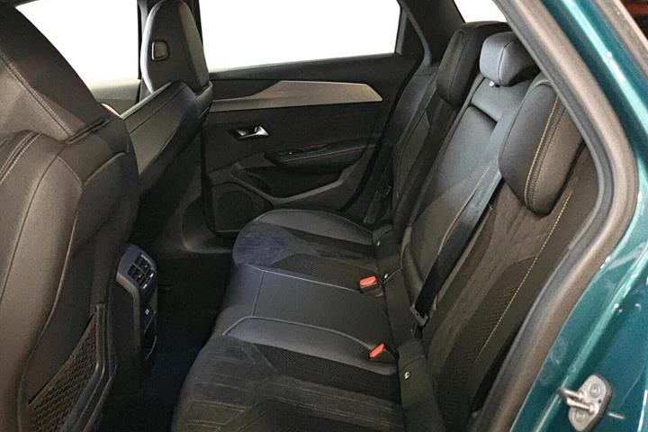 Blå Peugeot E-308 fra 2023