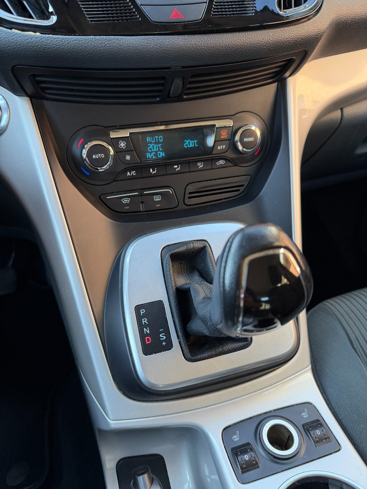 Sølv Ford C-MAX fra 2011
