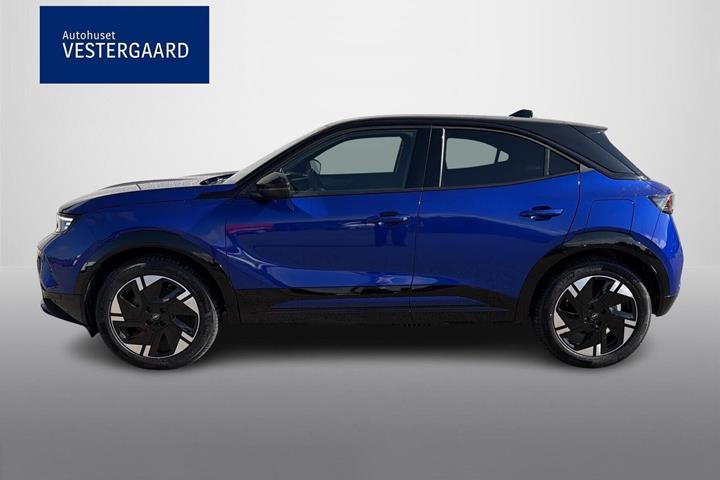 Blå Opel Mokka-e fra 2025