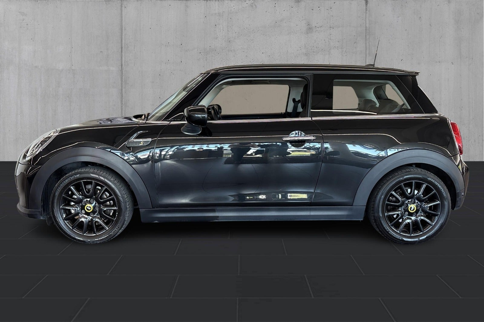 Sort Mini Cooper SE fra 2023
