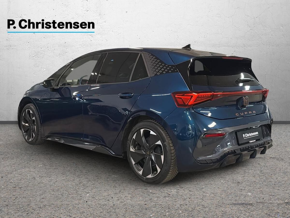 Blå Cupra Born fra 2023