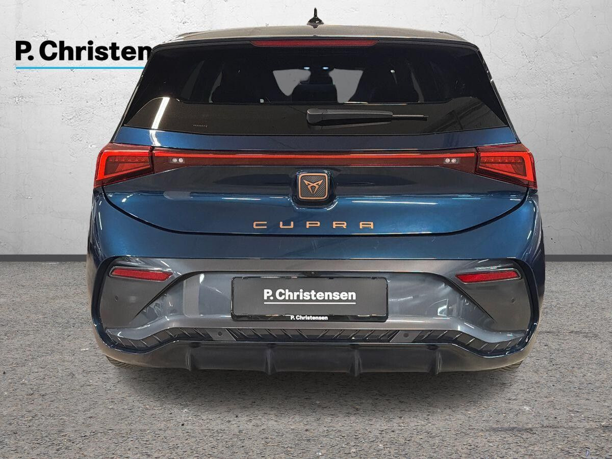 Blå Cupra Born fra 2023