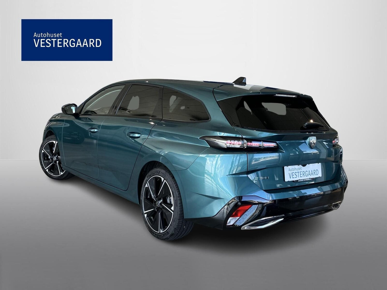 Grøn Peugeot E-308 fra 2024