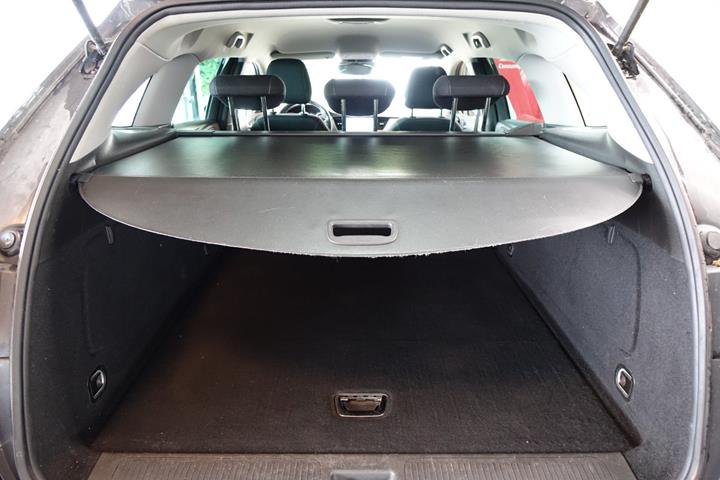 Sort Opel Astra fra 2016